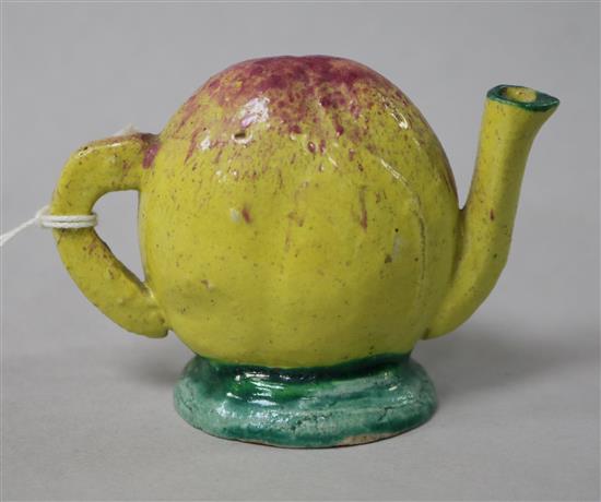 A Chinese Cadogan vessel